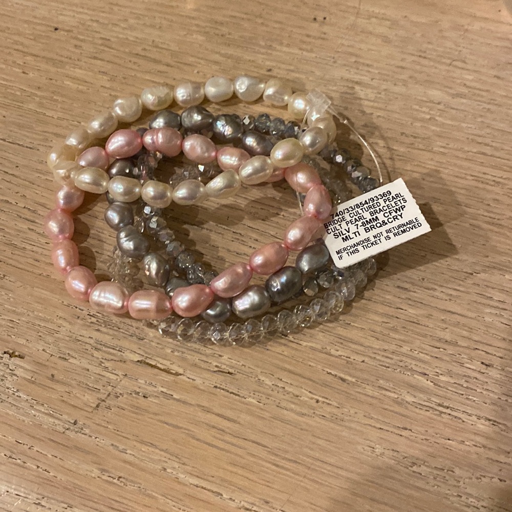Set of Cultured pearl bracelets